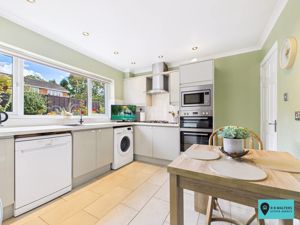Kitchen/Breakfast Room - click for photo gallery